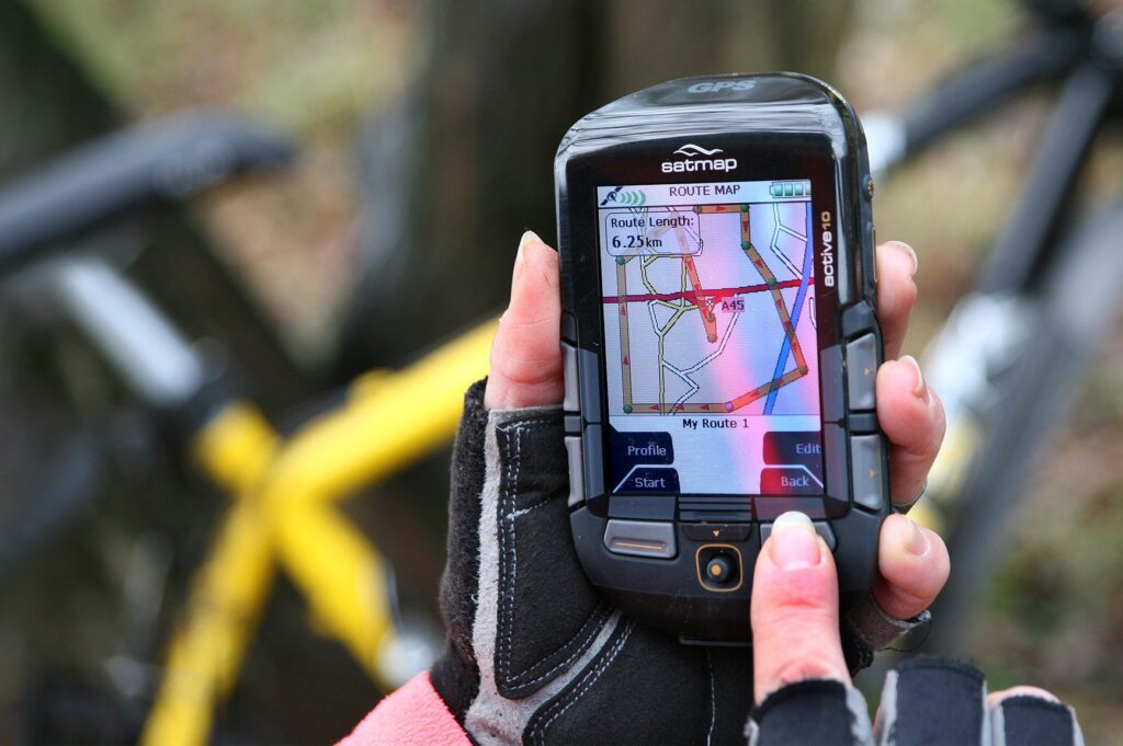 satmap-handheld-gps-tracking-device-e1624016913598